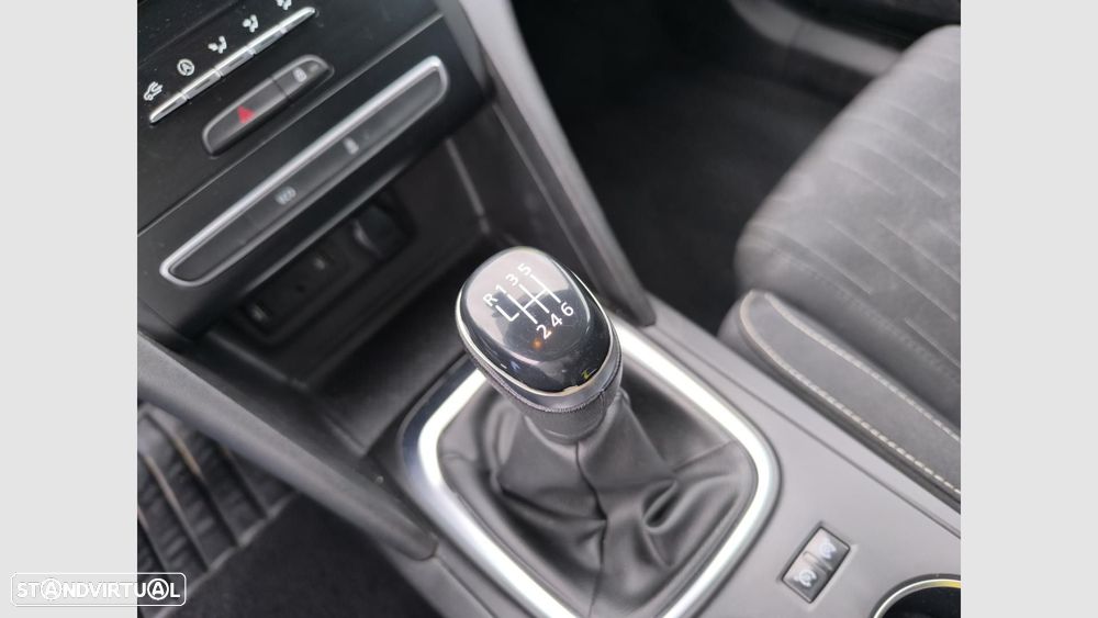 Renault Mégane Sport Tourer 1.5 Blue dCi Limited - 10