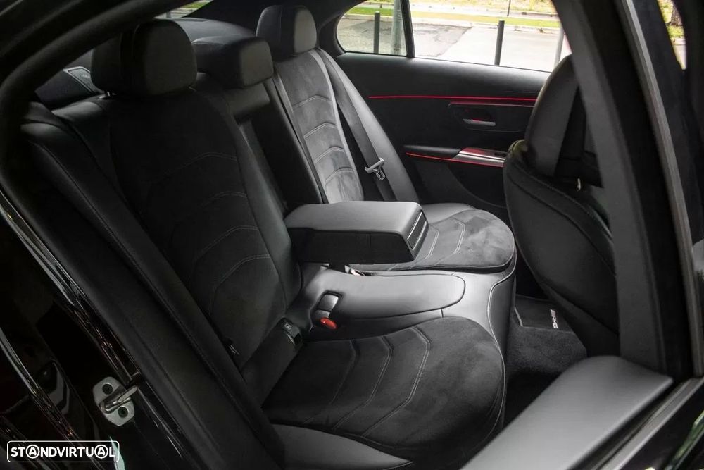 Mercedes-Benz E 220 d AMG Line - 33
