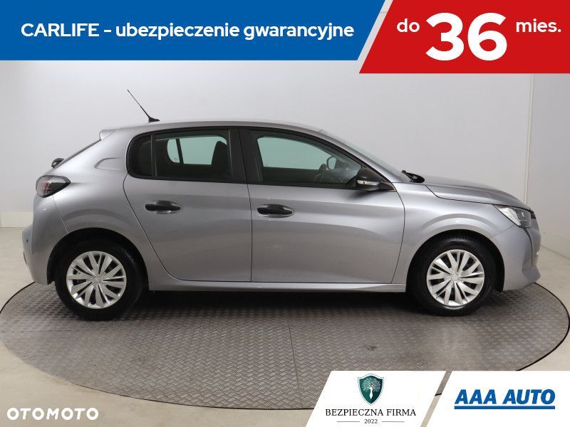 Peugeot 208 - 8