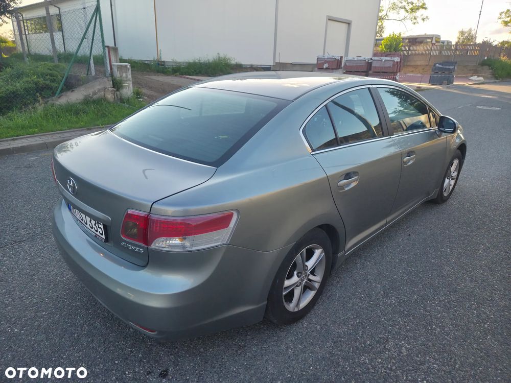 Toyota Avensis 1.8 Active - 6