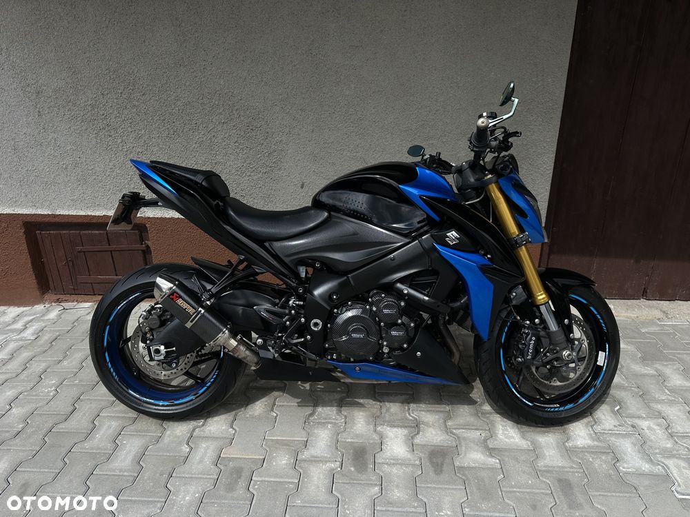 Suzuki GSX - 12