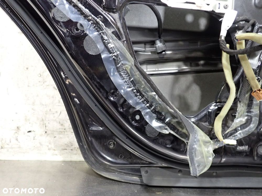 DRZWI LEWY TYŁ INFINITI M37X kol: GAC - 40