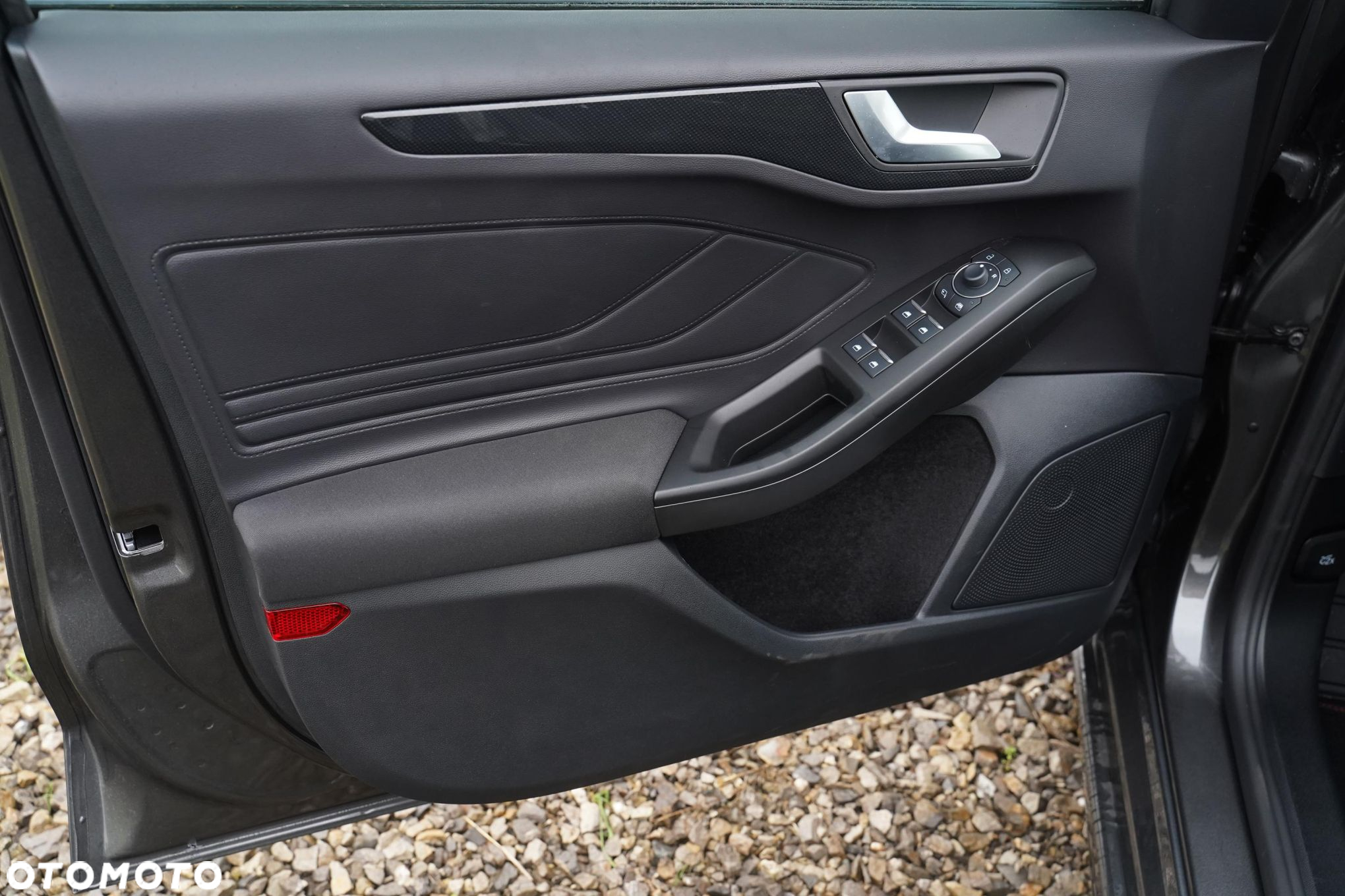 Ford Focus 1.0 EcoBoost mHEV ST-Line X - 10
