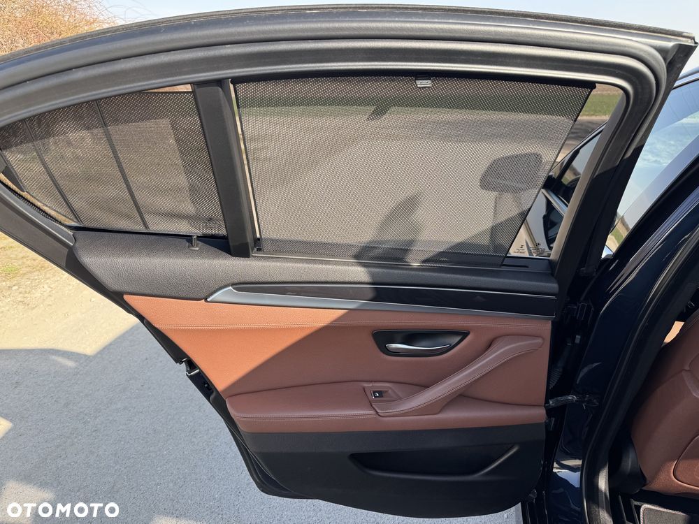 BMW Seria 5 520d - 14