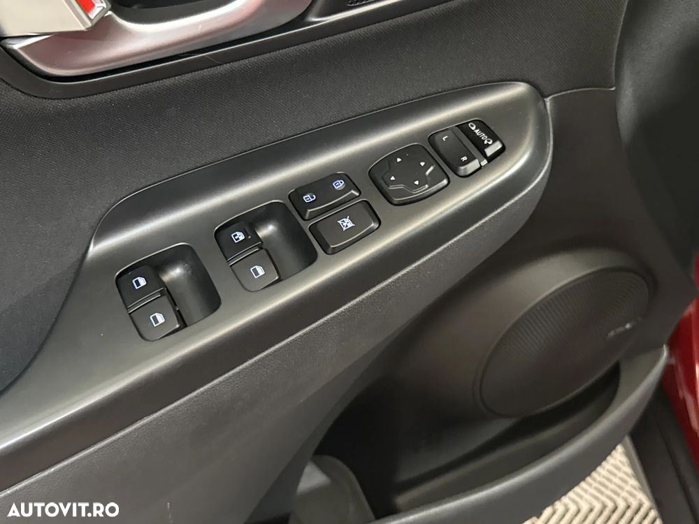 Hyundai KONA - 14