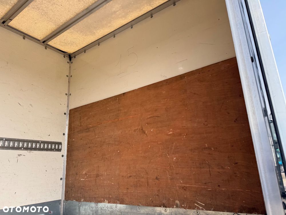 MAN TGL 12.220 / KONTENER + WINDA / 117 000 KM / ROLETA / TYŁ PODUSZKA / Z FRANCJI / STAN BDB / / / - 26