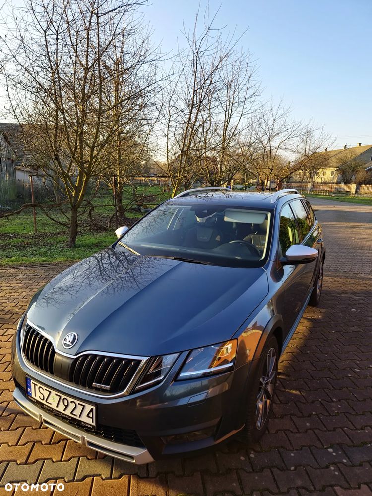 Skoda Octavia Scout 2.0 TDI 4x4 DSG - 9