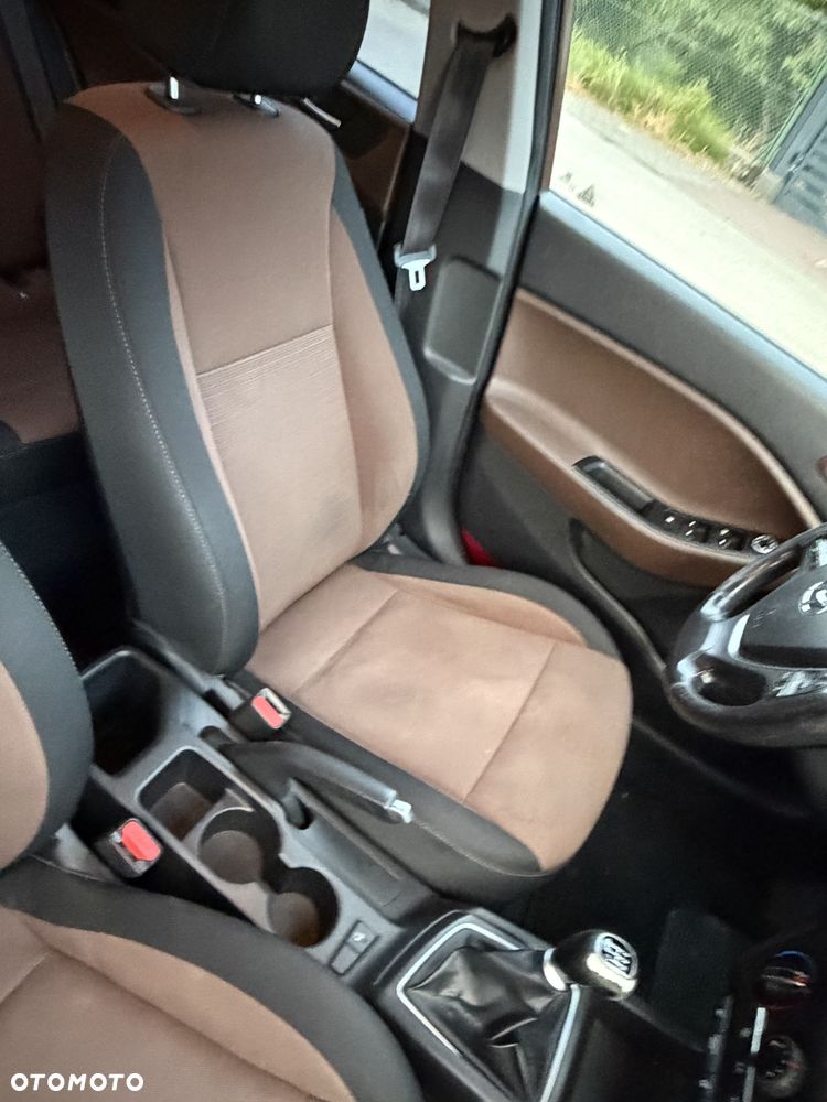 Hyundai i20 1.2 YES Plus - 27