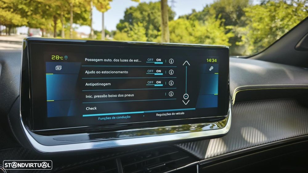 Peugeot e-2008 50 kWh GT - 18