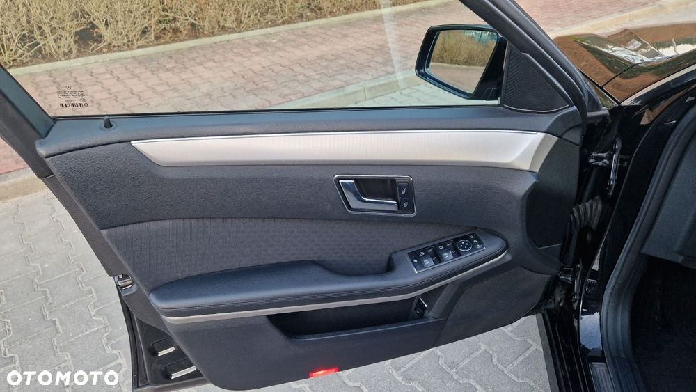 Mercedes-Benz Klasa E 200 CDI BlueEff - 11
