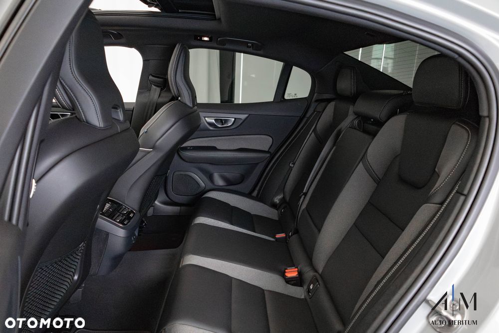 Volvo S60 B5 B AWD Ultimate Dark - 28