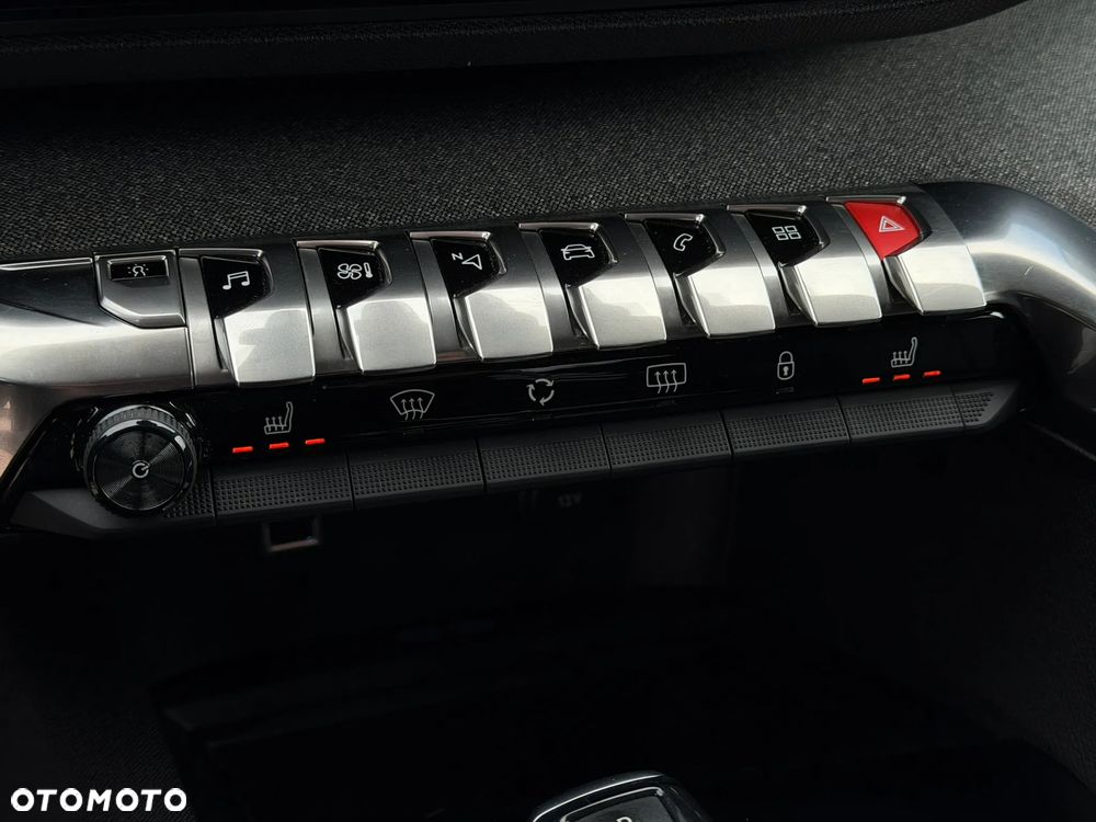 Peugeot 3008 1.6 PureTech GPF Allure S&S EAT8 - 19