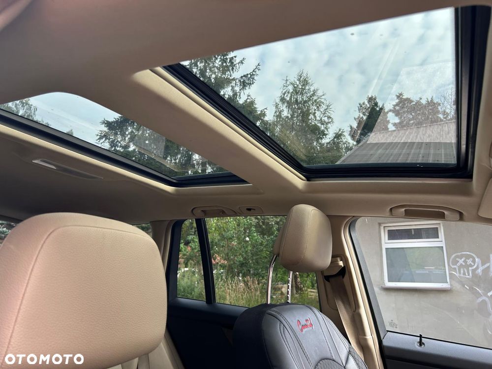 Mercedes-Benz GLK 350 4-Matic - 12