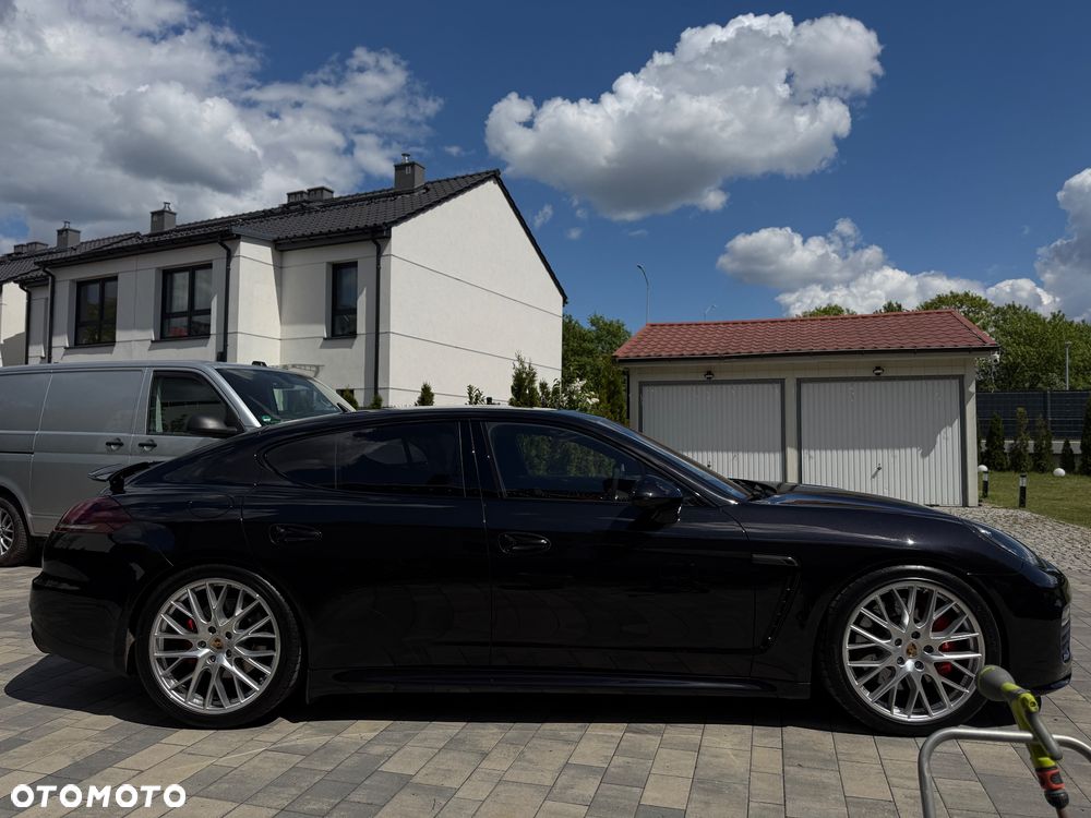Porsche Panamera Turbo - 8