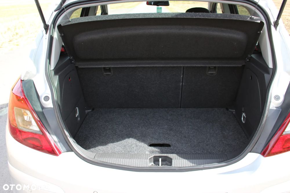 Opel Corsa 1.6T GSI - 38