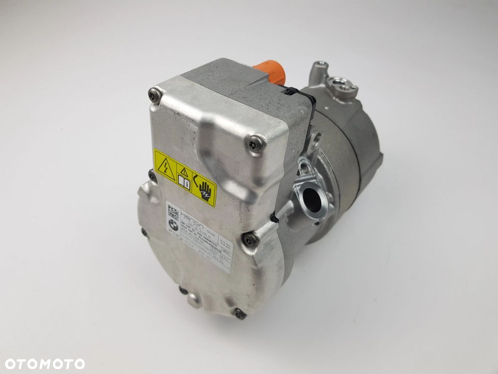 Kompresor Sprężarka klimatyzacji BMW XM G09 S68 4.4 V8 5A84873 - 2