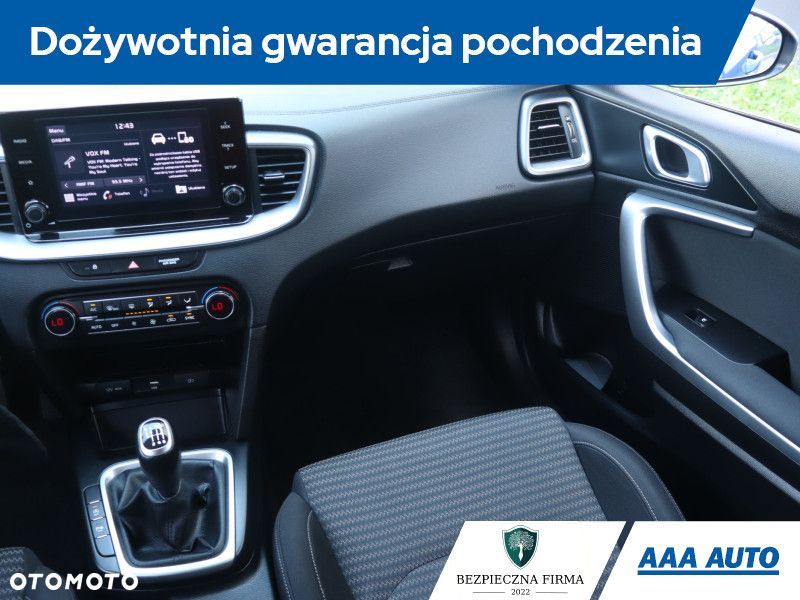 Kia XCeed - 10
