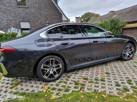 BMW i5 eDrive40 Edição Desportiva M - 9