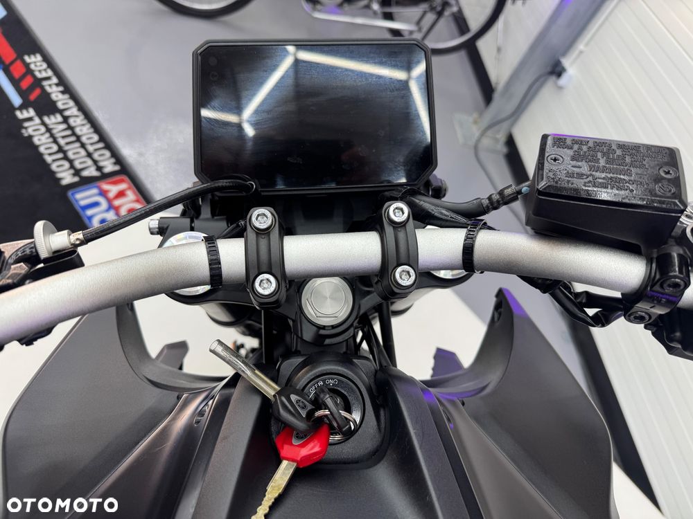 Yamaha MT - 33