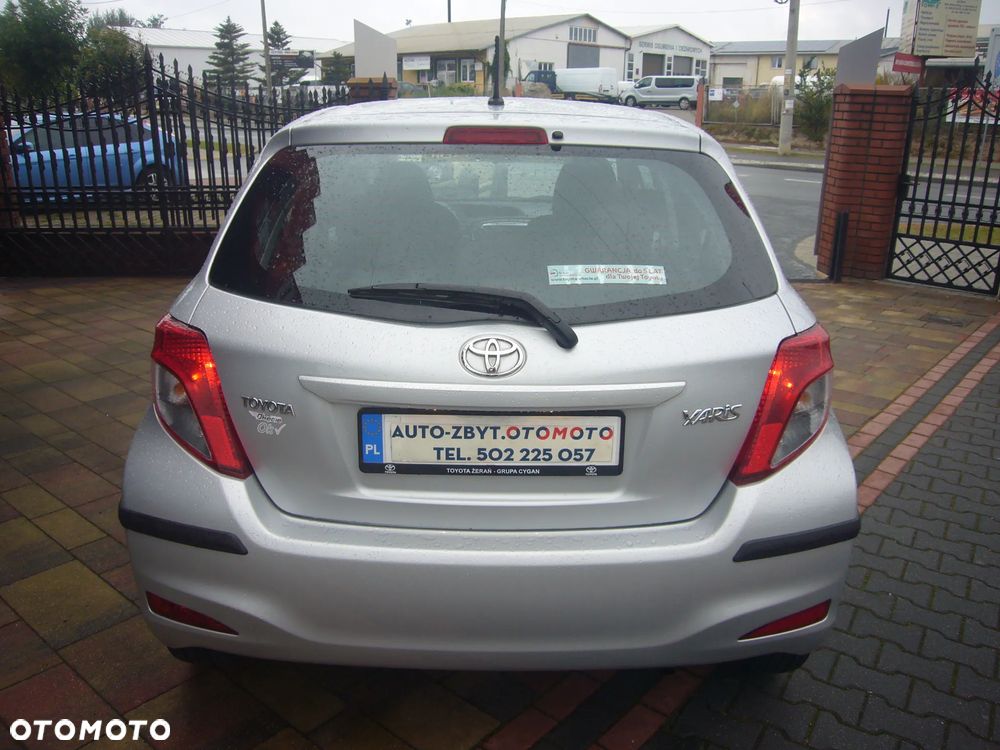 Toyota Yaris - 8