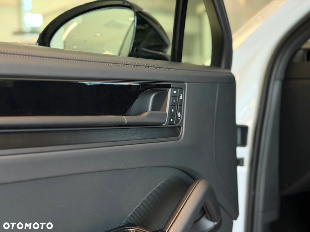 Porsche Cayenne E-Hybrid PHEV Black Edition - 19