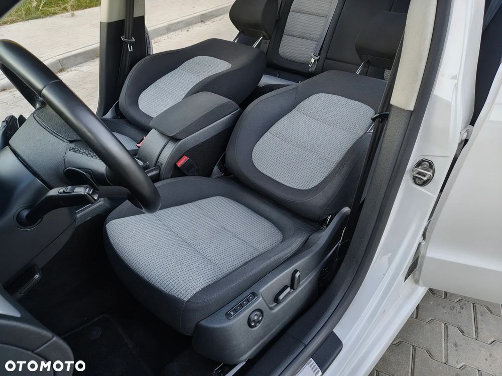 Skoda Superb 2.0 TDI DSG Ambition - 23