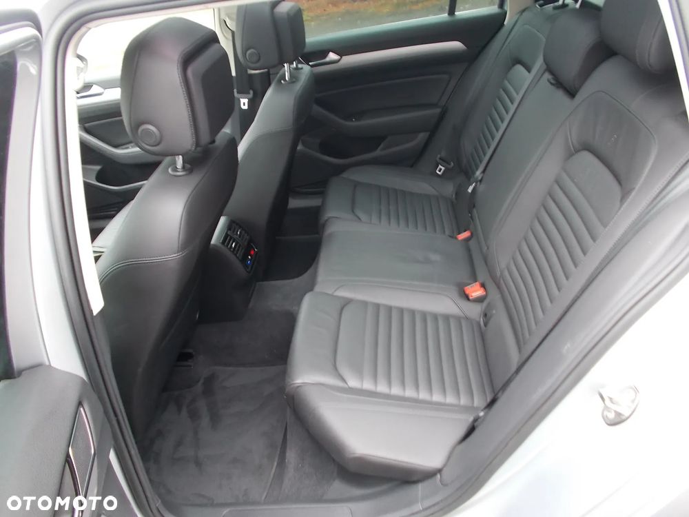 Volkswagen Passat - 20