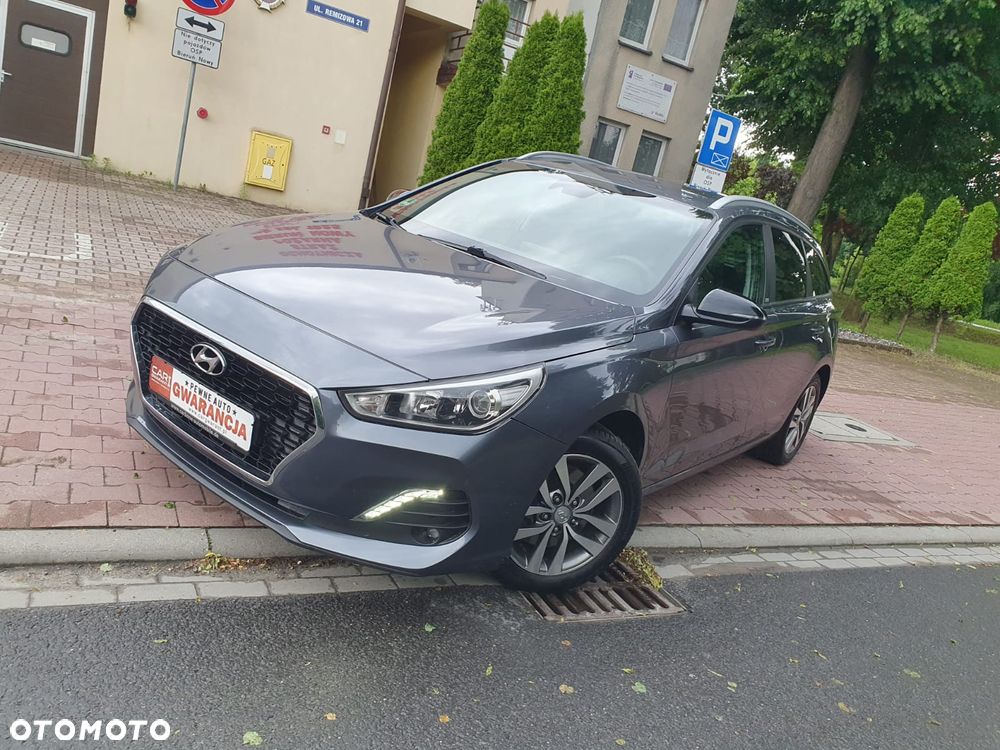 Hyundai i30 blue Kombi 1.4 YES Gold - 18