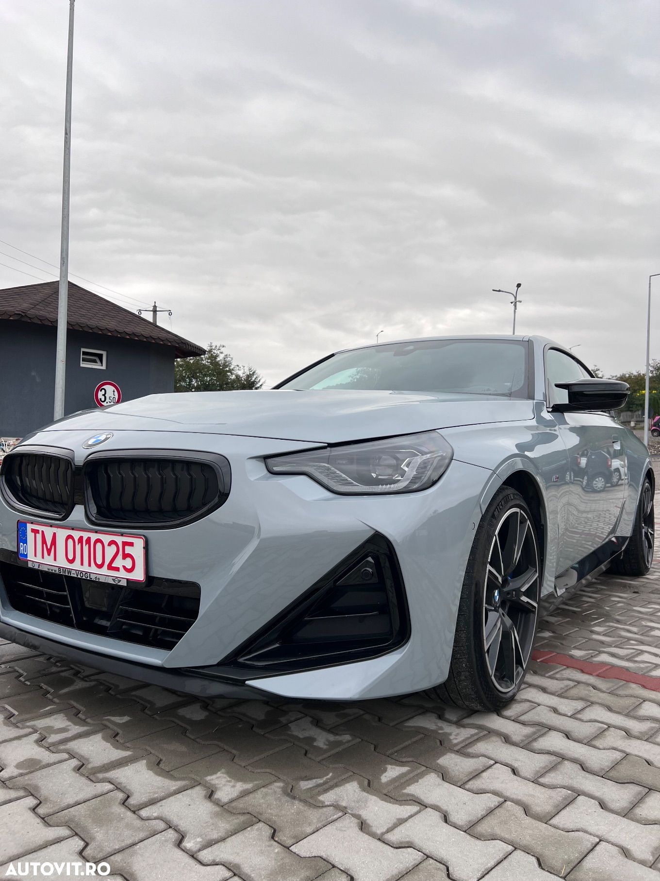 BMW M2 M240i xDrive AT - 1