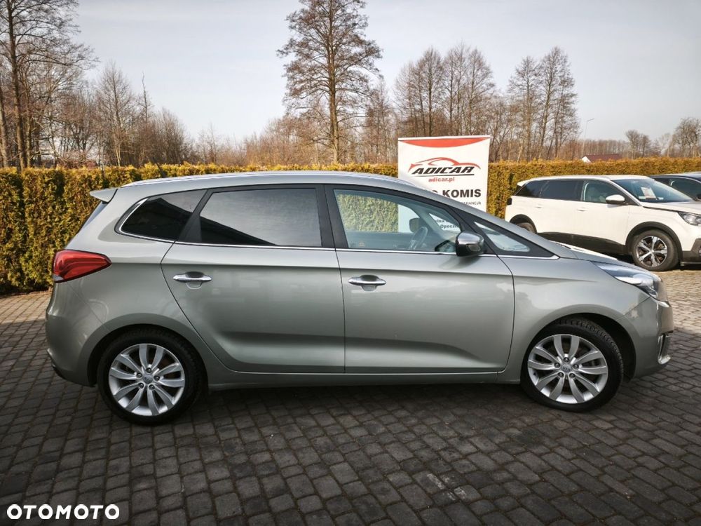 Kia Carens - 5
