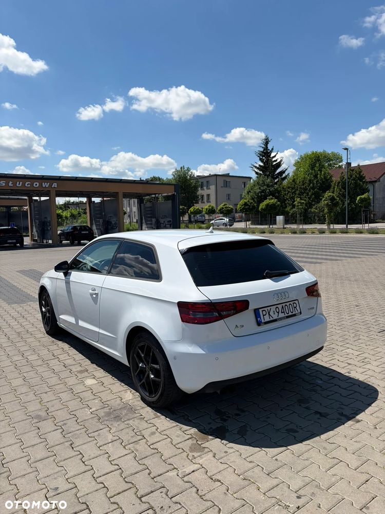 Audi A3 3-drzwiowe 1.4 TFSI S tronic Ambiente - 4