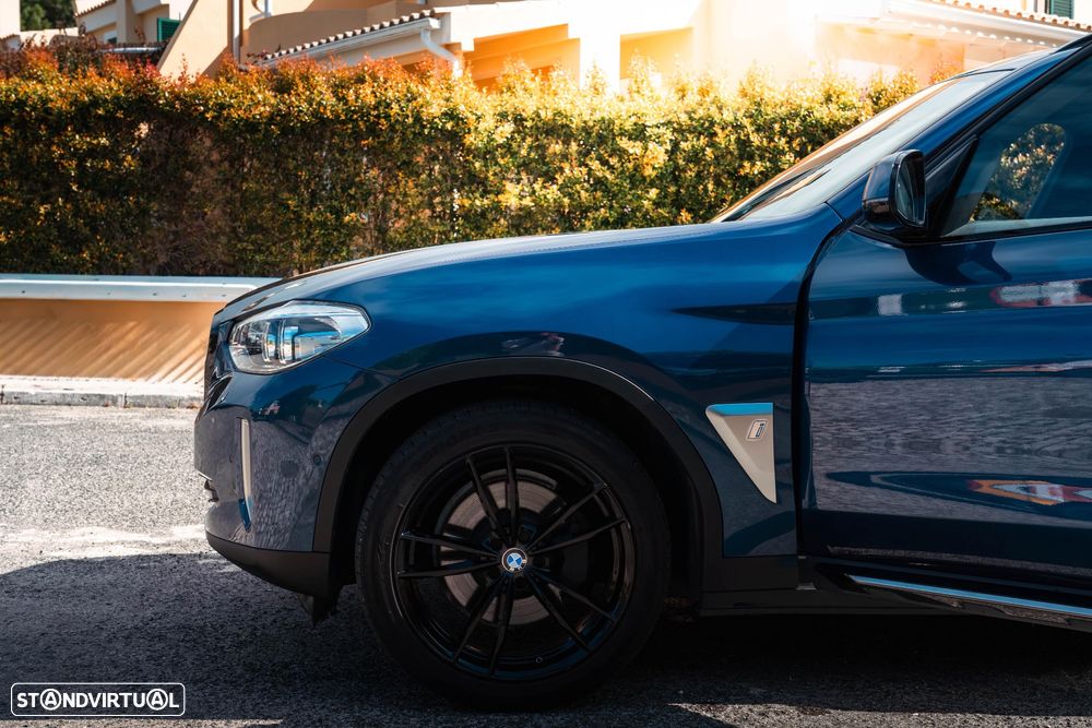BMW iX3 Inspiring - 12