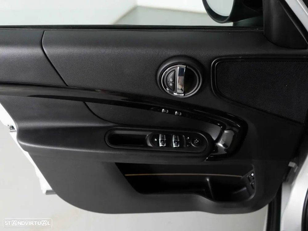 MINI Countryman Cooper SE ALL4 Auto - 11