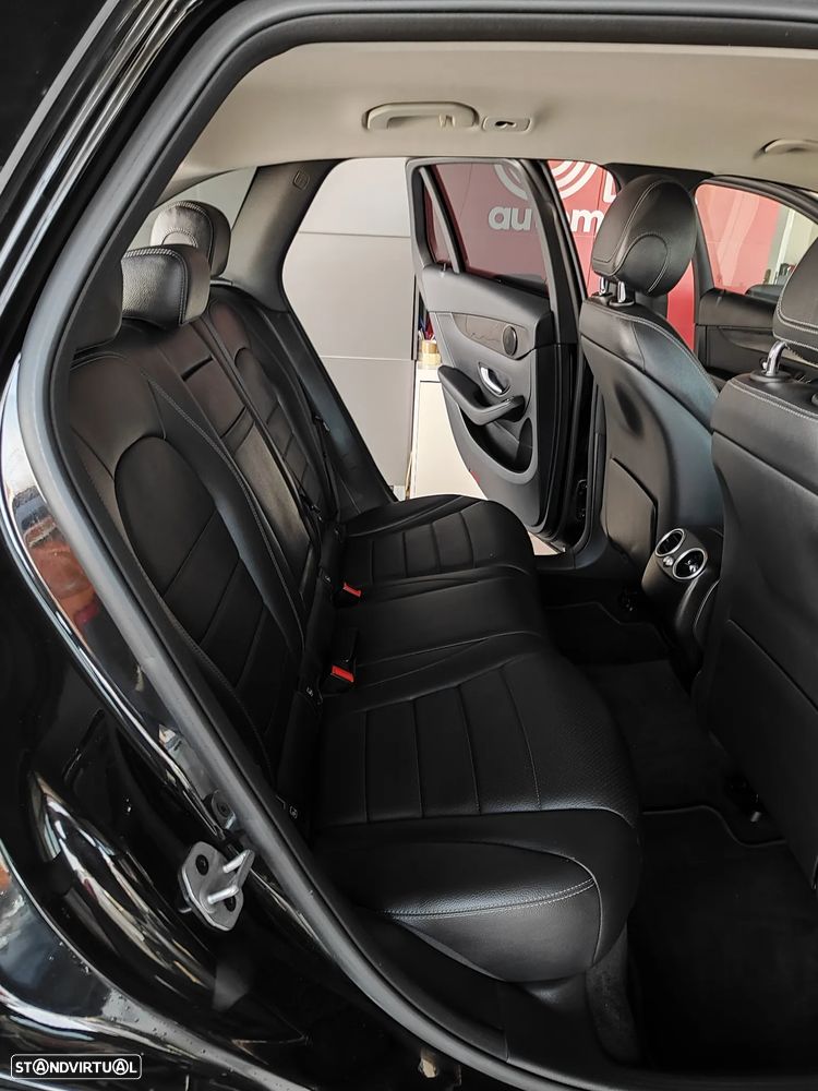 Mercedes-Benz GLC 300 ver-de-4matic-9g--tronic-edition-amg-line - 17