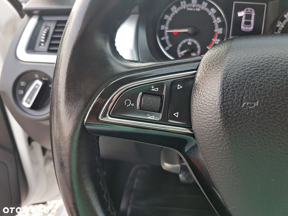 Skoda RAPID 1.6 TDI DPF Ambition - 24