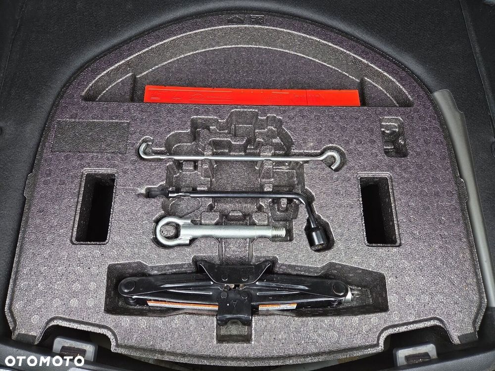 Toyota Corolla 1.8 Hybrid Comfort - 24