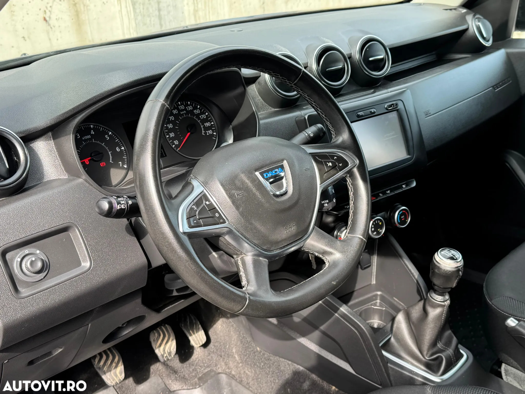 Dacia Duster TCe 125 4x4 Laureate - 12