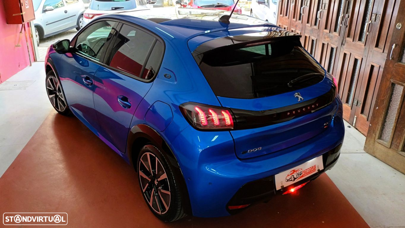 Peugeot e-208 GT - 15