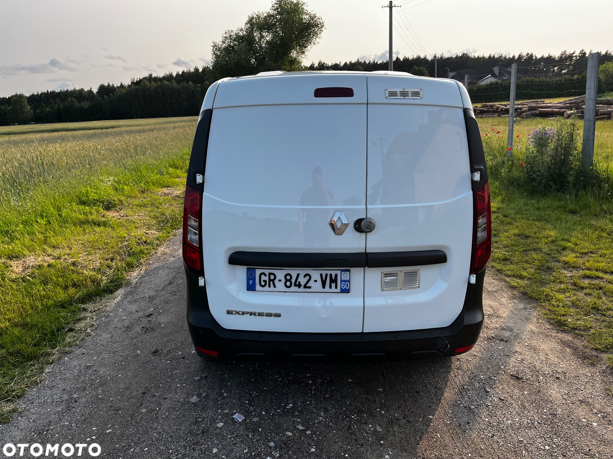Renault Express - 4