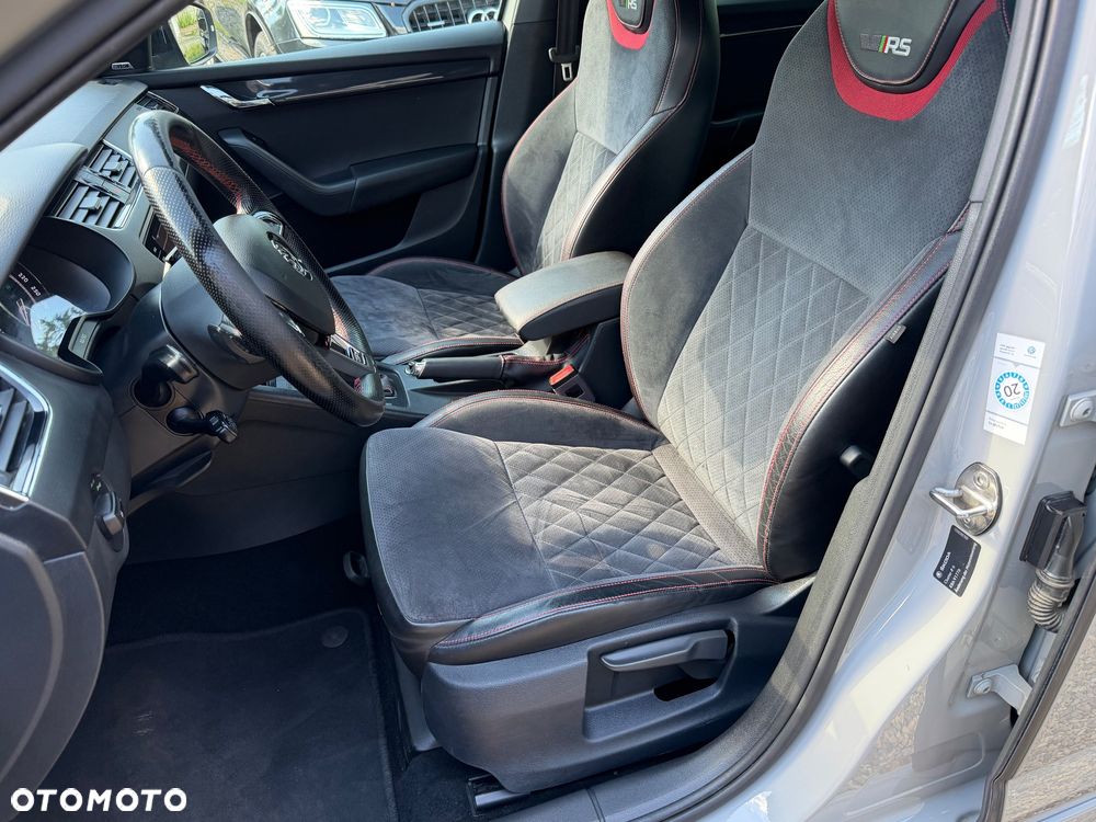 Skoda Octavia 2.0 TDI DSG RS - 12