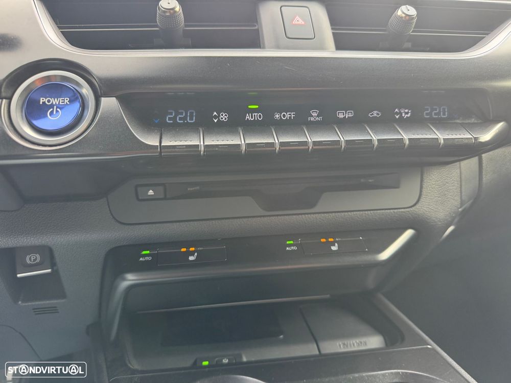 Lexus UX 250h Special Edition (LCA) - 17