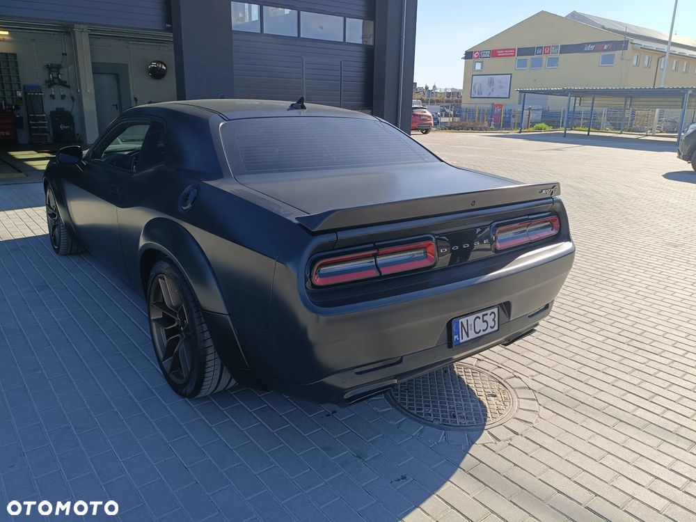 Dodge Challenger - 39