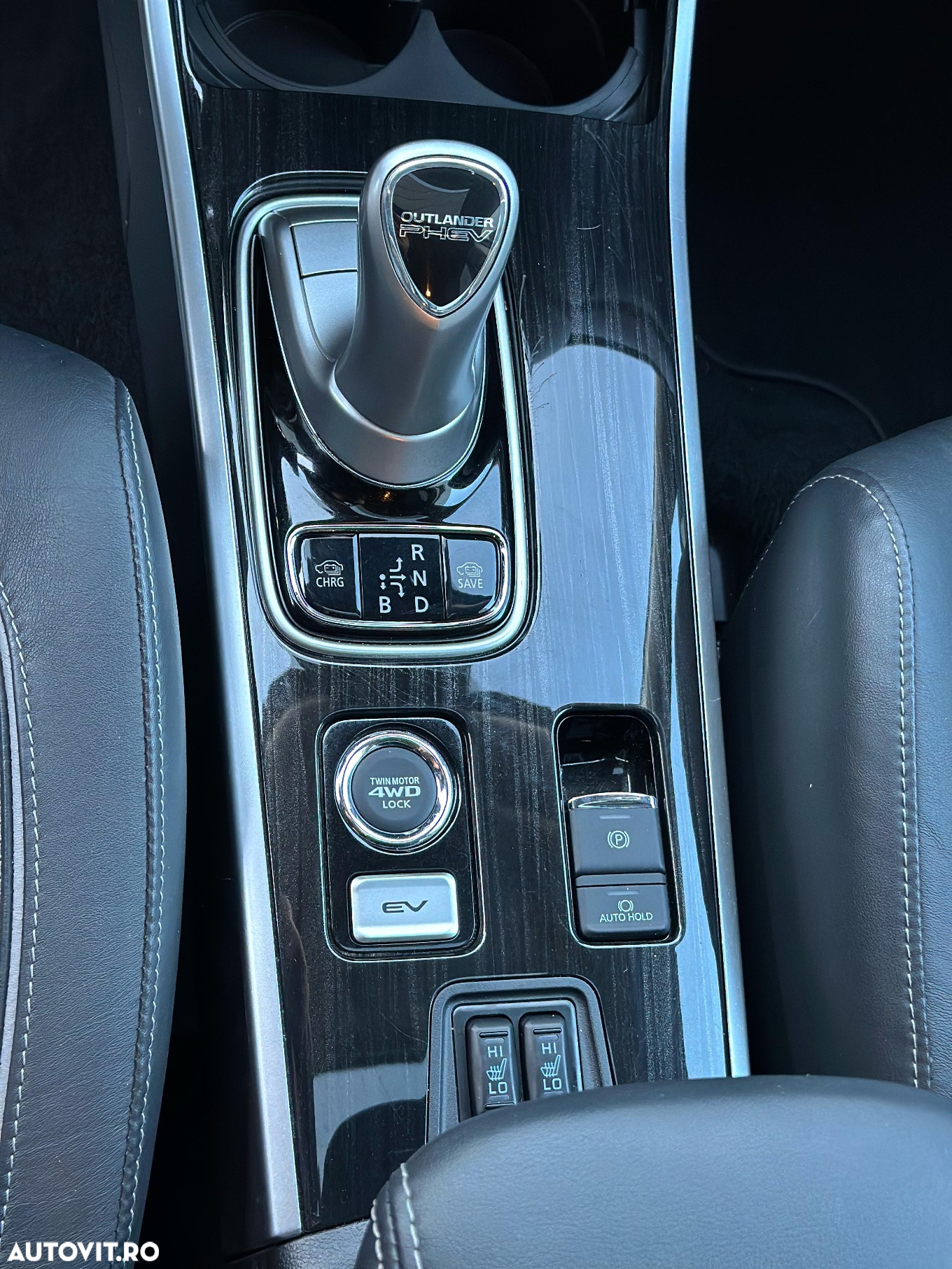 Mitsubishi Outlander 2.0 4WD Plug-In Hybrid Top - 12
