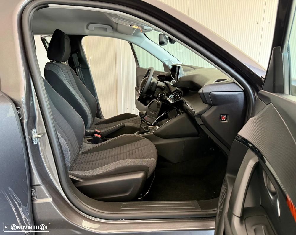 Peugeot 2008 - 12