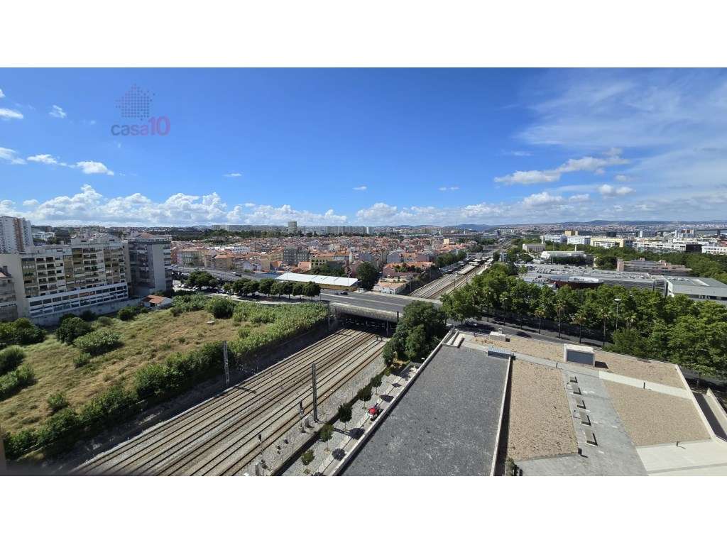 Vende-se escritório no edifício Panoramic, Parque das Nações - Grande imagem: 2/12