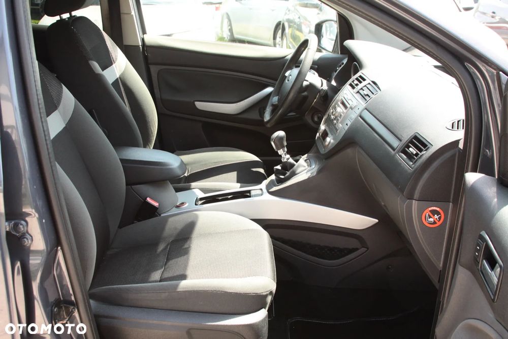 Ford Kuga 2.0 TDCi 2x4 Titanium - 14