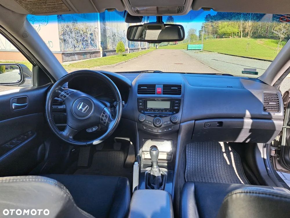 Honda Accord 2.0 Sport - 17
