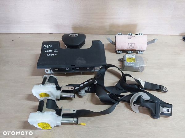 Toyota Auris II Air bag poduszka kierowcy deska pas lewy prawy 14r