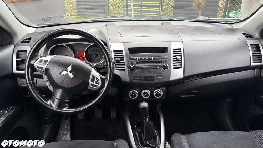 Mitsubishi Outlander 2.4 2WD Plus - 16