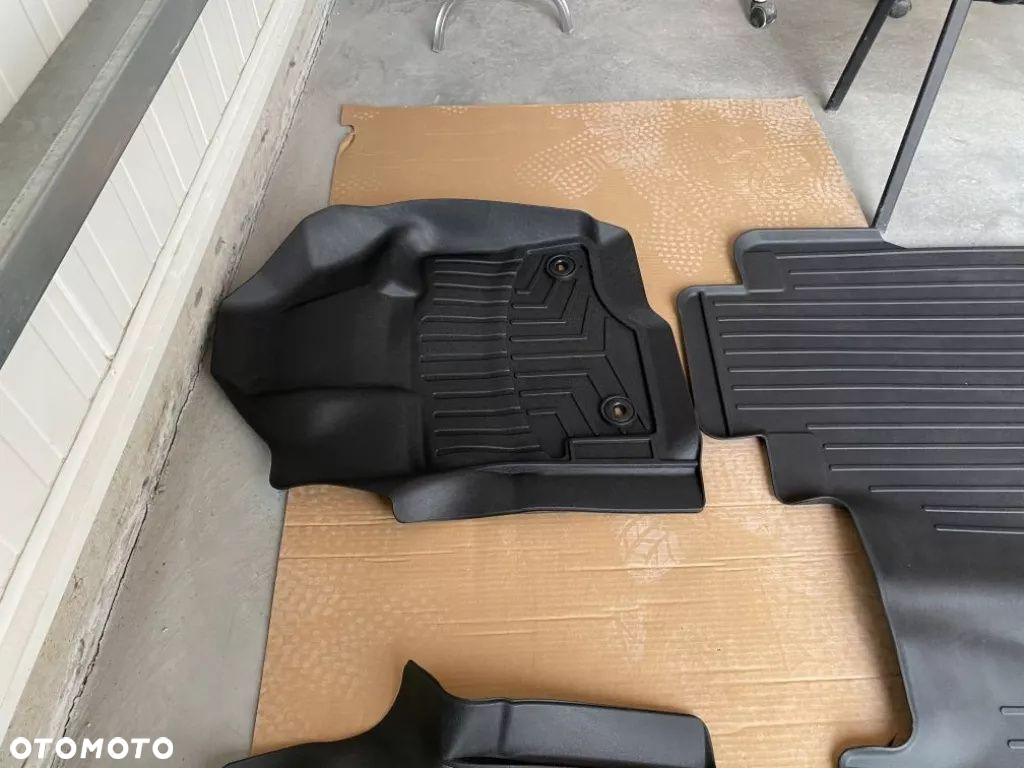 Gumowe dywaniki samochodowe Ford F150 2015-21 r. - 4